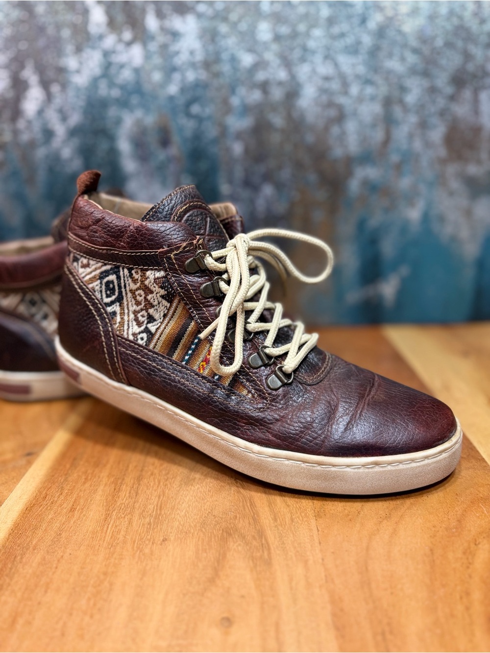 Inkkas Boho 2010s Leather Tribal High Top Sneakers Men’s 9